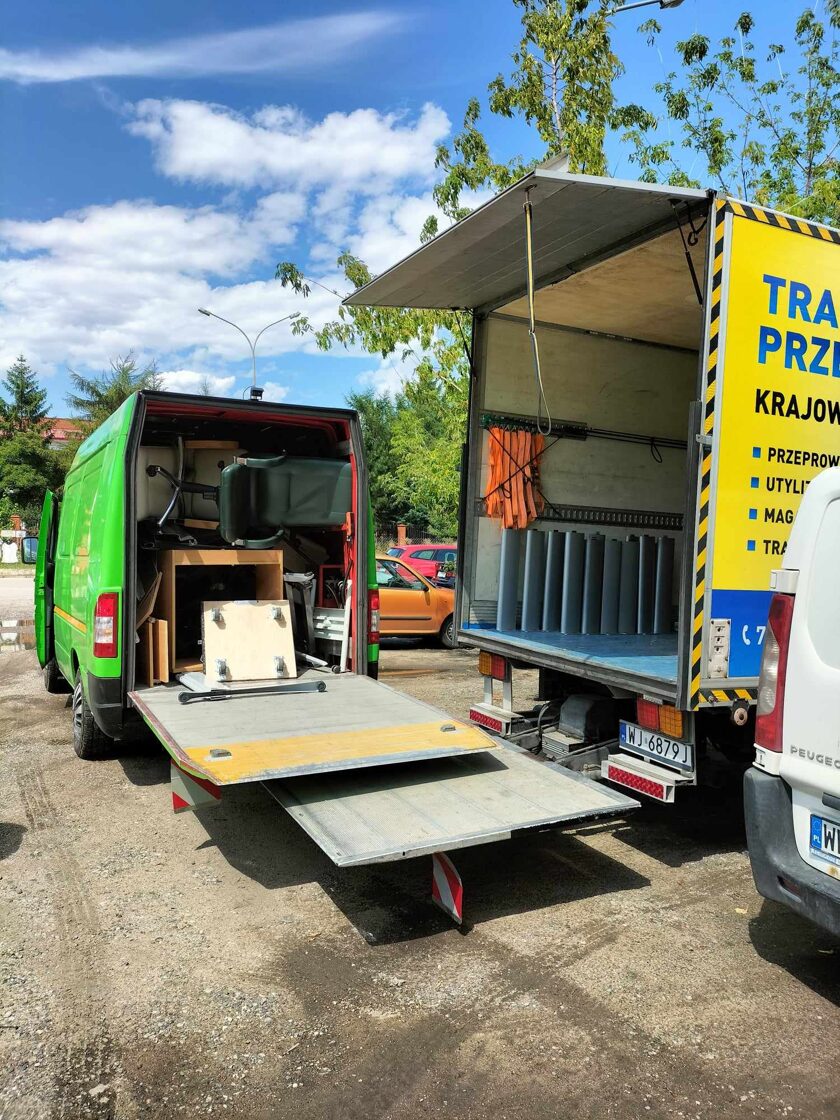 Usługi tranportowe samochodami z windą